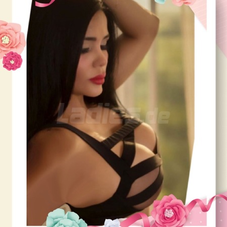 Göttin ESMERALDA - ZG - P-Massage - Squ*rt - AV - DT. Femdom., München