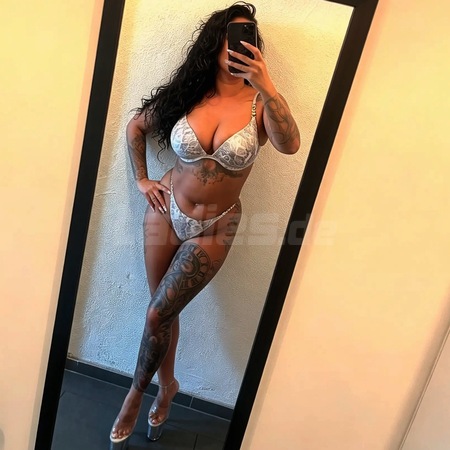 Tattoo MILF Emilia, Nürnberg