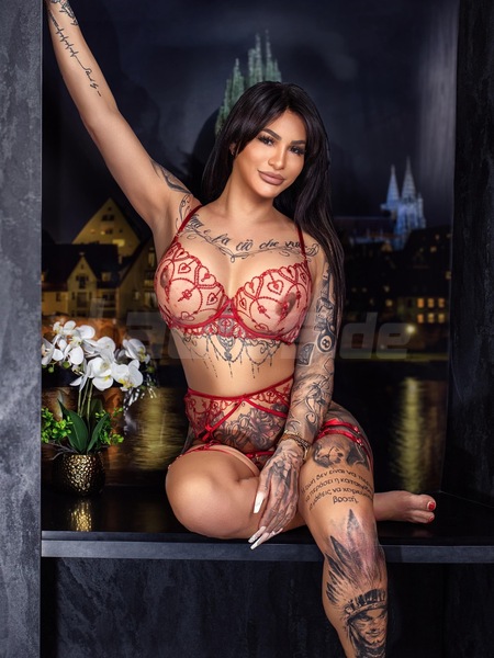 Foto von Tattoo Model TS Shirin