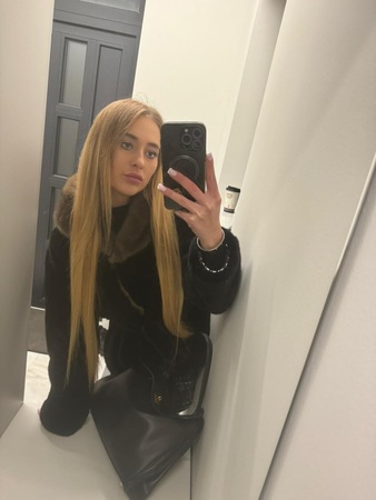 Dina - nur WhatsApp, Düsseldorf