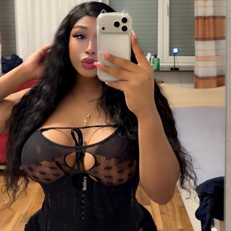 Camila Mega Party Ts, Hannover