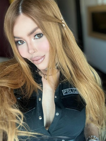 Chloe Sweet, NEUE, München