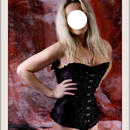 Ilona - intim starkbehaart