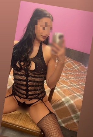 Loryenne (neu, natürlich & fasziniert von echten Männern), Passau