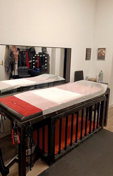 Foto von Bizarre Massage und Femdom  Domina   Madame Rita.