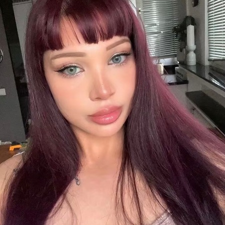 Lina nur über WhatsApp, Köln