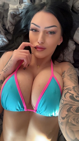 Foto von Deutsche inked Kira