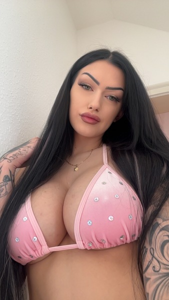 Foto von Deutsche inked Kira