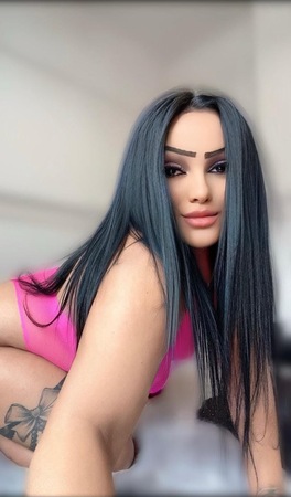 Jaquelin heiße Brünete, Aurich