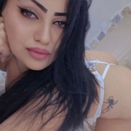 Jaquelin heiße Brünete, Aurich