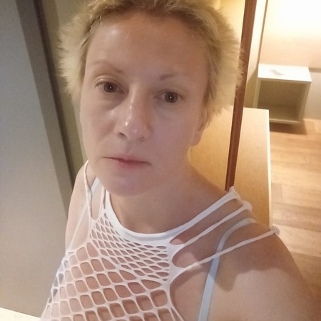 <img src="https://static.ladies-cdn.de/ladies/images/static-cdn/ladies-stars/img/ladies-stars-logo-icon.svg" class="starsContentIcon" />Eve Hell Hungaryan Po*nstar, Nürnberg