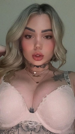 TS Valentina Tätowierte Blondinne, Siegen