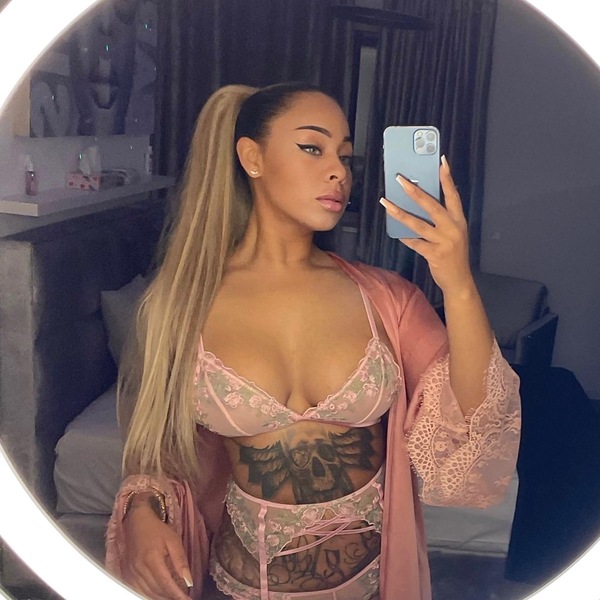 Foto von BONI - 100% curvy deutsch/latina NUR BIS SONNTAG !!
