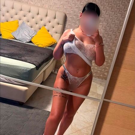 Esra NUR HAUS-/ HOTELBESUCHE, Köln
