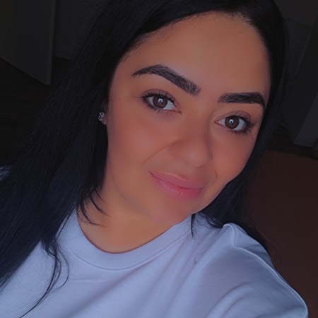 <img src="https://static.ladies-cdn.de/ladies/images/static-cdn/ladies-stars/img/ladies-stars-logo-icon.svg" class="starsContentIcon" />Nadia, Bremen