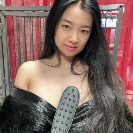 <img src="https://static.ladies-cdn.de/ladies/images/static-cdn/ladies-stars/img/ladies-stars-logo-icon.svg" class="starsContentIcon" />Miss Hongkong -BDSM- DOMINA, Essen