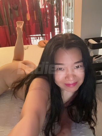 Miss Hongkong -BDSM- DOMINA, Essen