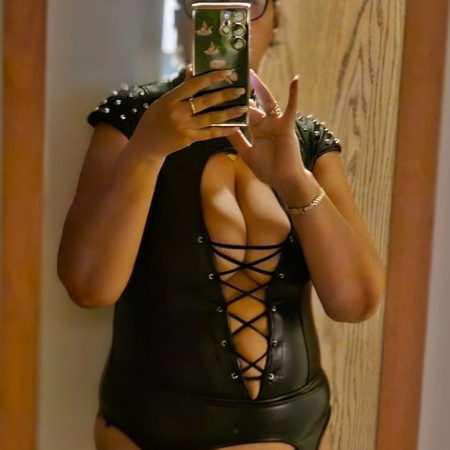 <img src="https://static.ladies-cdn.de/ladies/images/static-cdn/ladies-stars/img/ladies-stars-logo-icon.svg" class="starsContentIcon" />CAROLINA MOLLY - XXL OW, Mühldorf am Inn