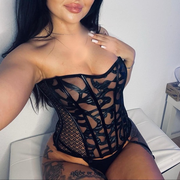 Foto von Deutsch/Russin Elina Neue Nummer!