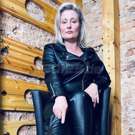 Lady Rose Noir, Berlin-Schöneberg