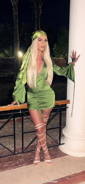 Foto von Heidi deutsch -Partygäste willkommen