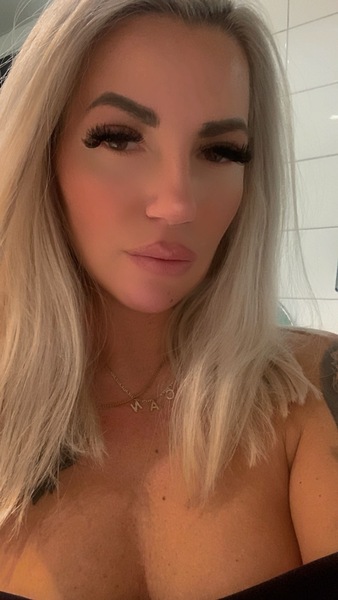 Foto von Heidi deutsch -Partygäste willkommen