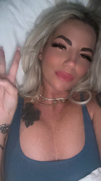 Foto von Heidi deutsch -Partygäste willkommen