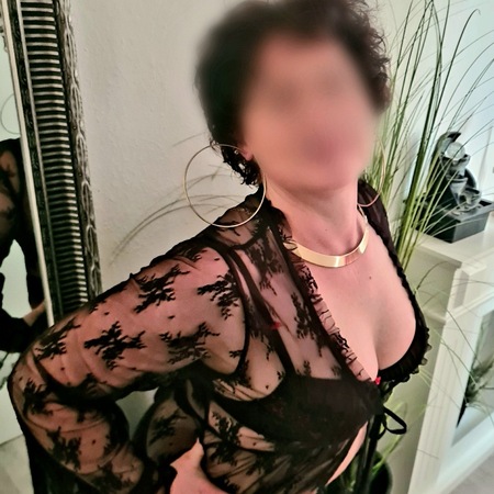 Julia erotische Massage - NEUE ADRESSE, Siegen