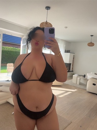 Mia Deutsch-Italienerin - mit Naturbusen!!, Darmstadt