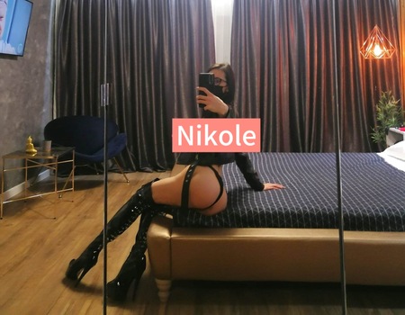 Nikole, Bonn