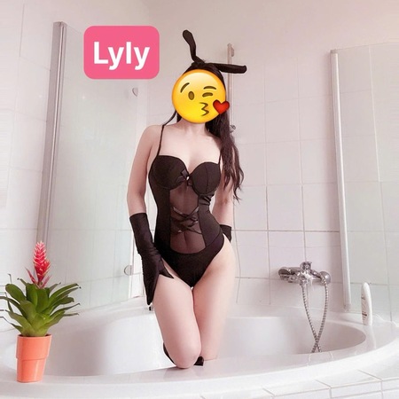 Asia Girl Lyly (25J.), Stendal