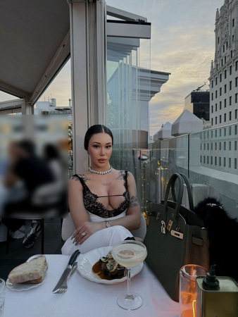 Lika *GANZ NEU*, Berlin