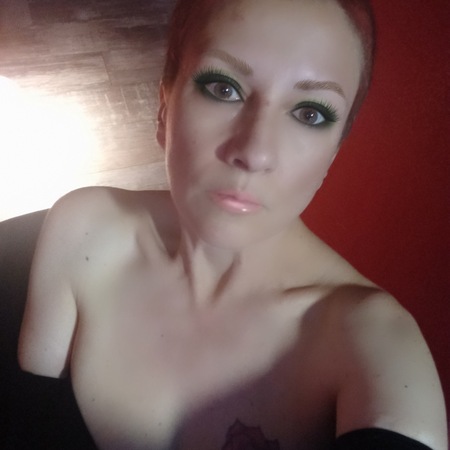 <img src="https://static.ladies-cdn.de/ladies/images/static-cdn/ladies-stars/img/ladies-stars-logo-icon.svg" class="starsContentIcon" />Eve, Karlsruhe