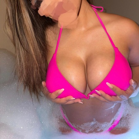 <img src="https://static.ladies-cdn.de/ladies/images/static-cdn/ladies-stars/img/ladies-stars-logo-icon.svg" class="starsContentIcon" />Shirin *NUR BIS FREITAG DA*, Bremen