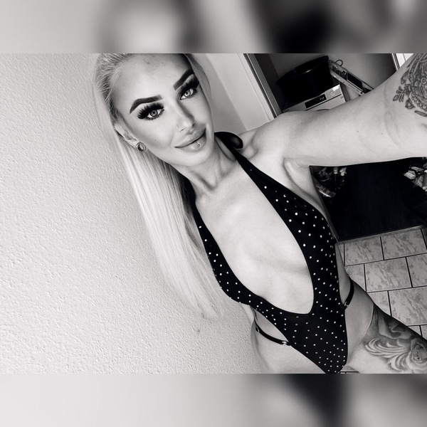 Foto von Deutsche Luna-Marie-KEIN WHATSAPP-  Party möglich!!!