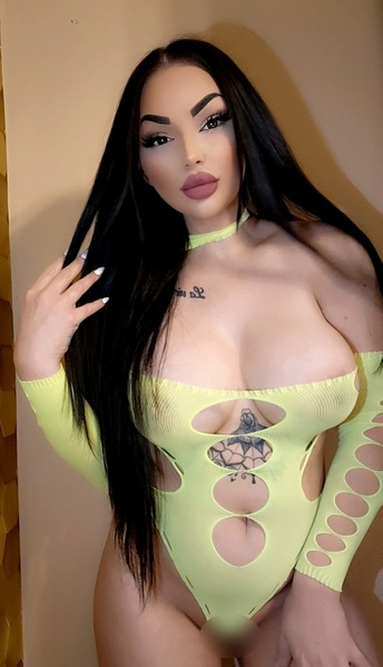 Foto von Alina BJ Queen  ZUM 1MAL IN DER STADT