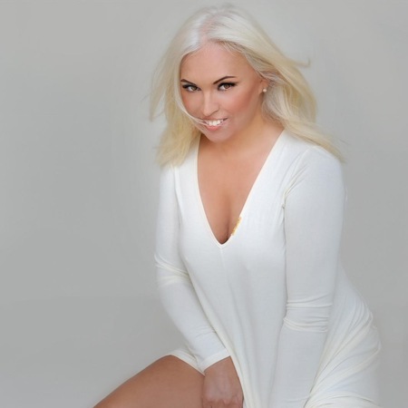 Noa bei Massagestudio Larena, Koblenz