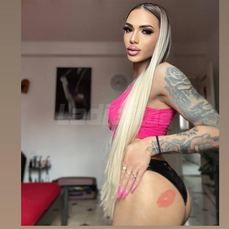 TS EMANUELA-2000, LadiesSTARS