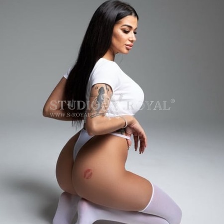 Liara im Studio Royal