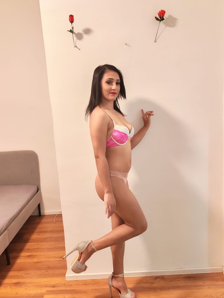 Zsanett – Augsburg photo 3