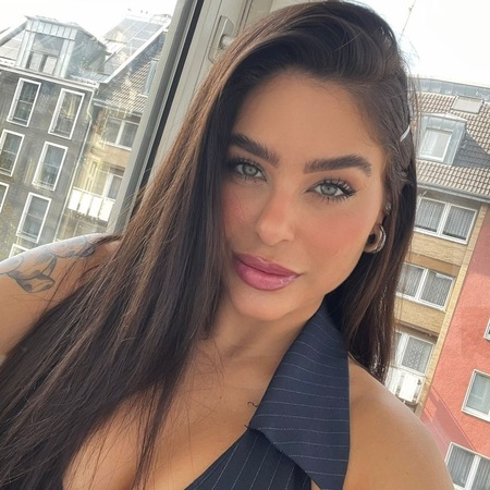 Isis Valentina, Düsseldorf