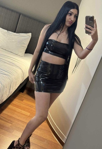 Larissa – Koln photo 3