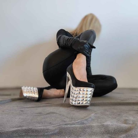 Lady Tina - nur bis 23.01. besuchbar, Magdeburg