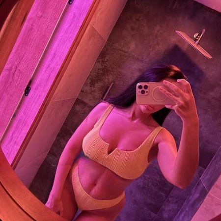 Italienische Party Girl (18+), Moers