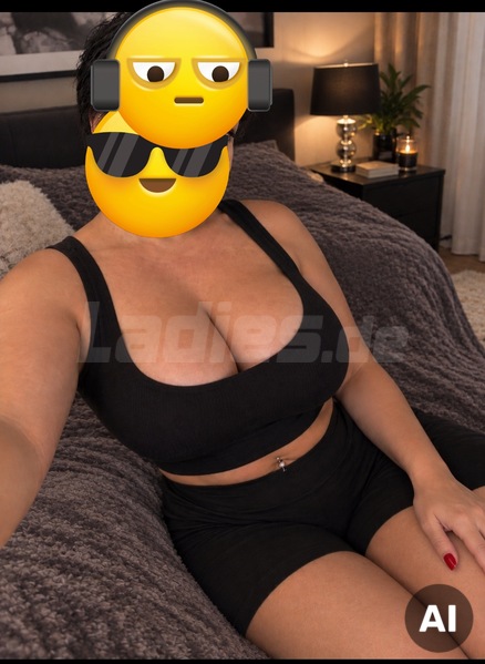 Foto von Ema  M+lf- AV Expertin TRIO mit Leyla  möglich