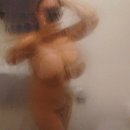 mollige Bella mit mega XXL brüste