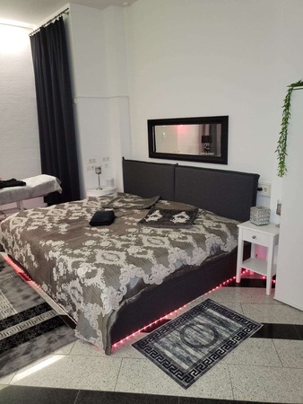 VIP 1 Appartement* Termine ab einer Stunde möglich!, Rosbach vor der Höhe