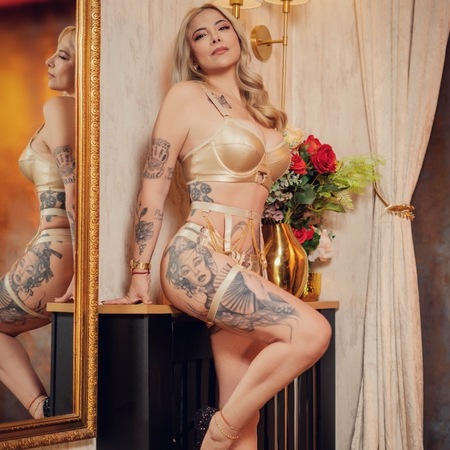 Melissa Neu, Heiße Latina mit ZK, Siegen