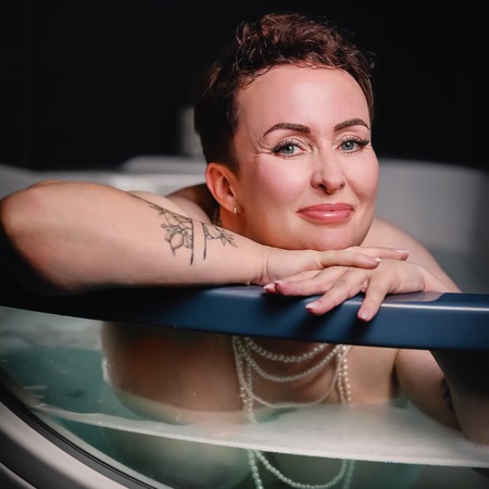 Amy devot bei Domizil Deluxe, Saarbrücken