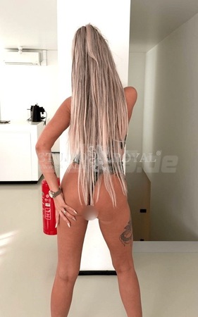 Ana im Studio Royal, Herford